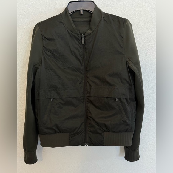 Lululemon Down & Around Green Bomber Jacket (Reversible) Sz 8 - Picture 10 of 15